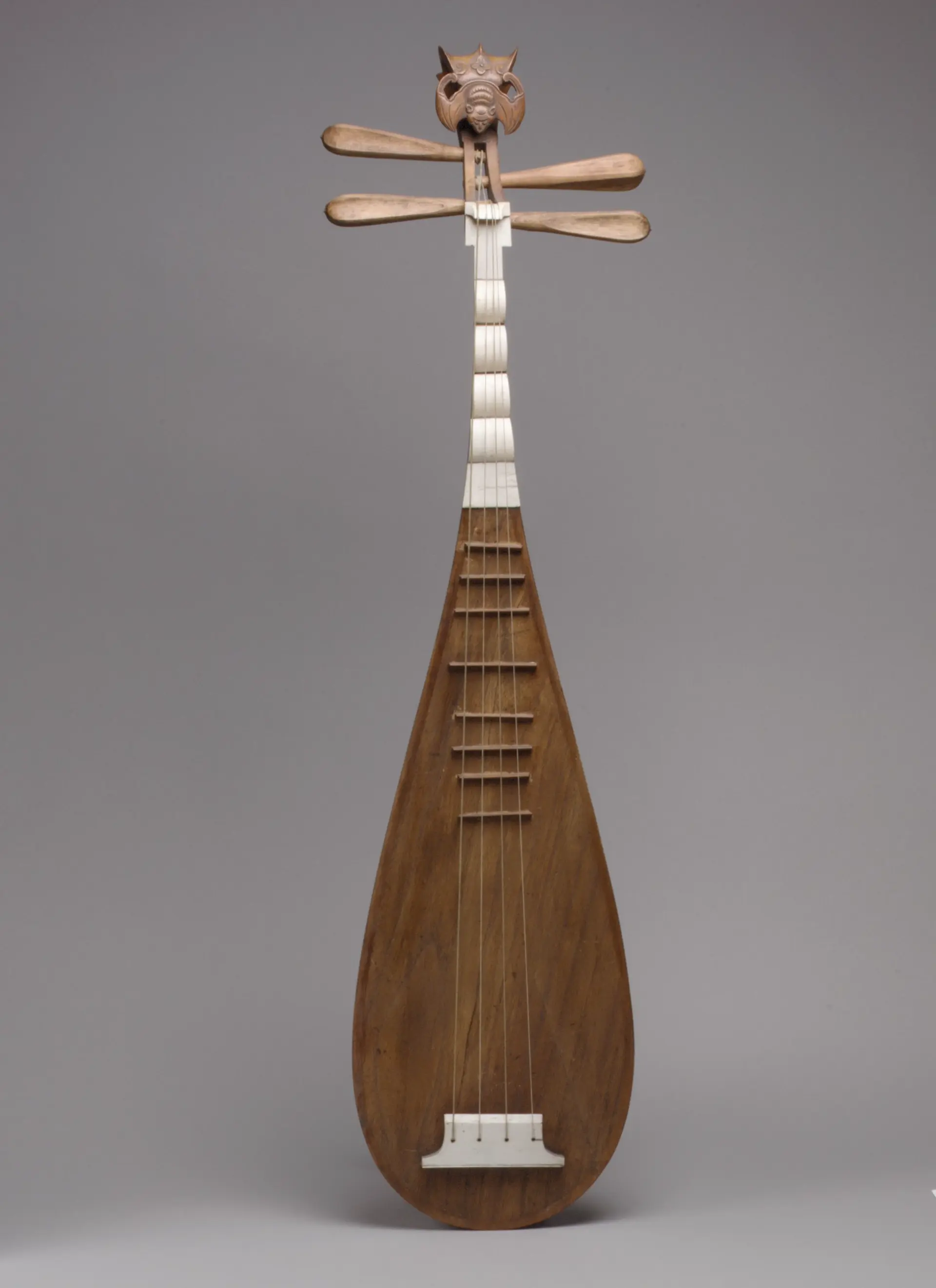 Chinese Pipa, Metropolitan Museum of Art