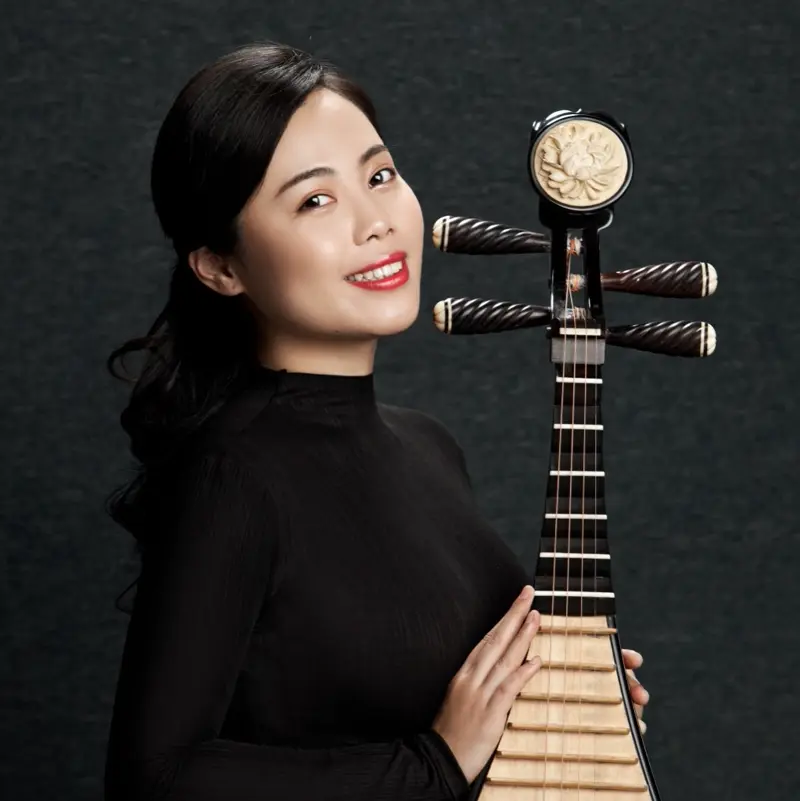 Ying Cui with pipa